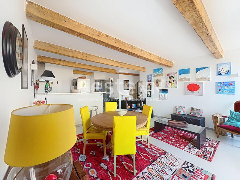 Maison - 185 m² - 9 pièces