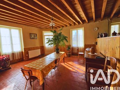 Maison - 198 m² - 7 pièces