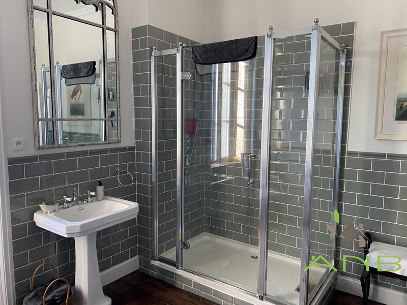 Maison ancienne - 206 m² - 7 pièces