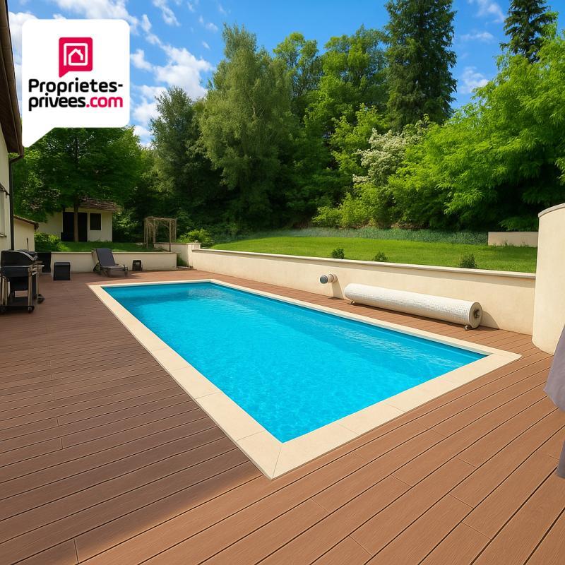 Demeure - 264 m² - 9 pièces