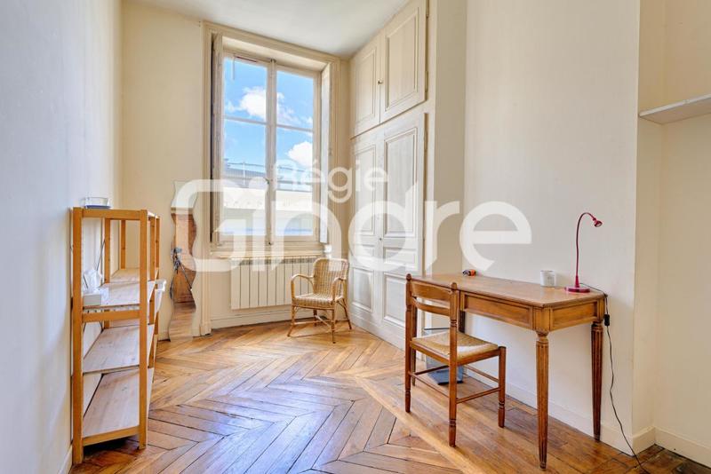 Appartement - 80 m² - 4 pièces