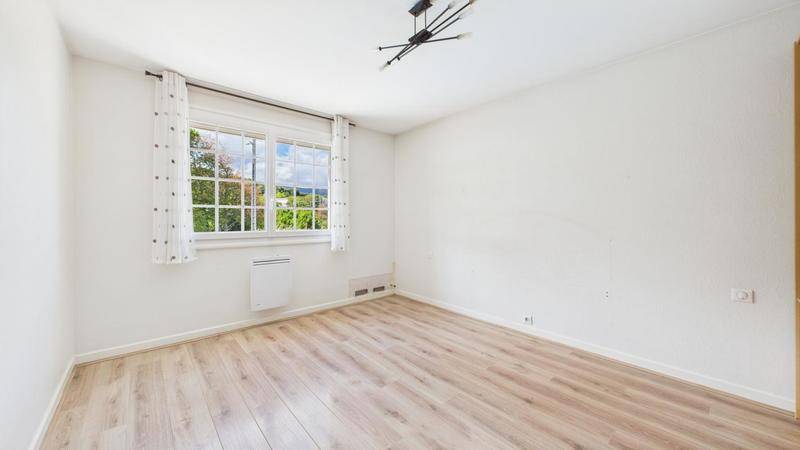 Maison - 207 m² - 7 pièces