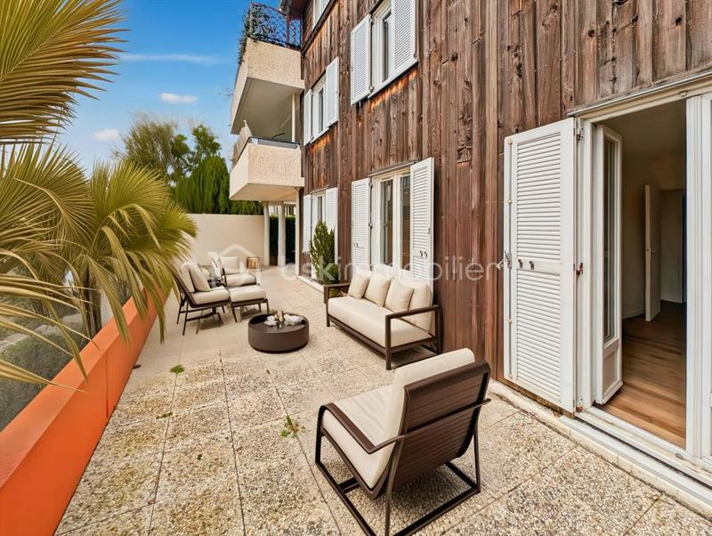 Appartement - 98 m² - 5 pièces