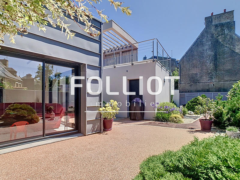 Maison - 224 m² - 8 pièces