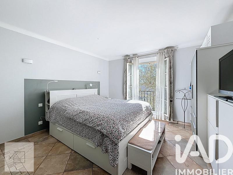 Maison - 214 m² - 6 pièces