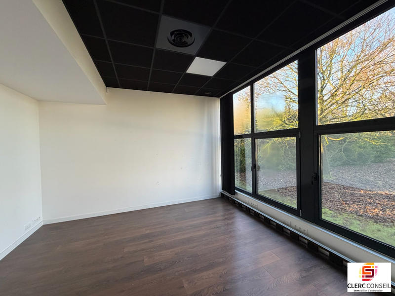 Bureau - 454 m²