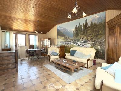 Maison - 214 m² - 7 pièces