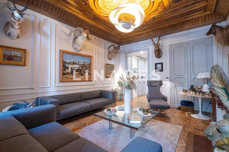 Appartement - 245 m² - 7 pièces