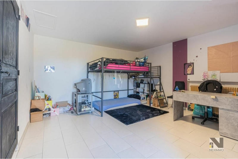 Maison - 233 m² - 5 pièces