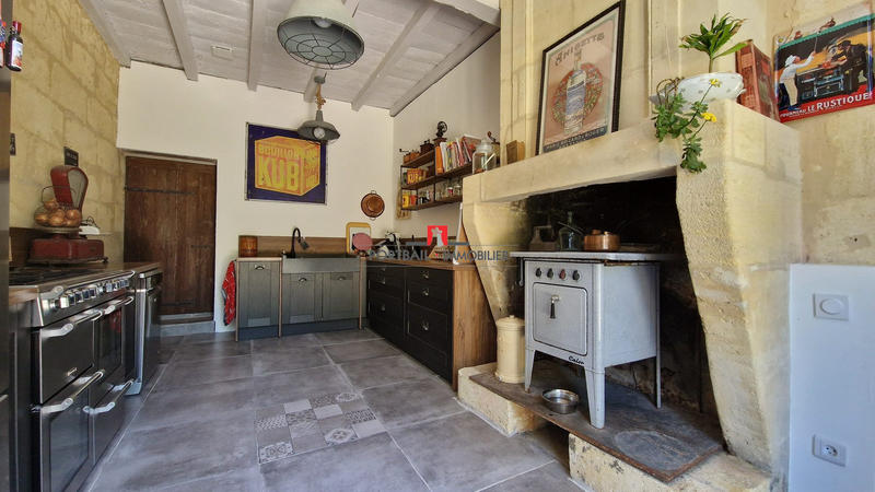 Maison - 207 m² - 7 pièces