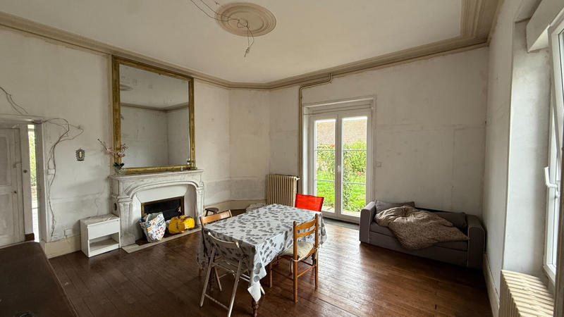 Maison - 256 m² - 10 pièces