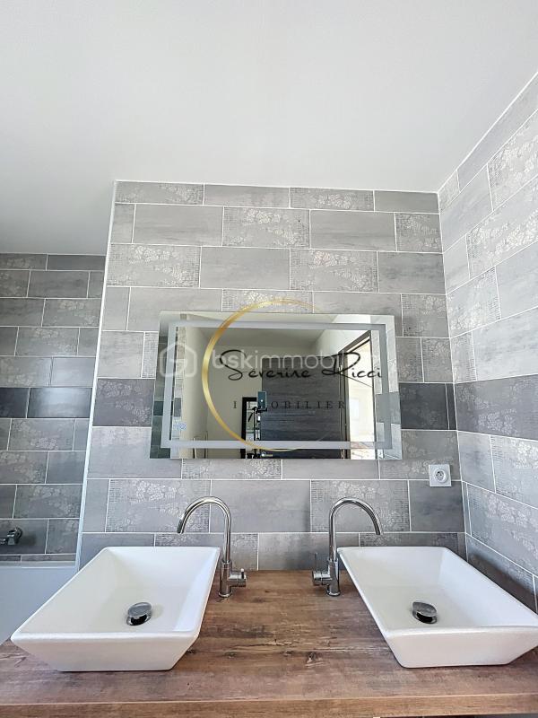 Villa - 181 m² - 6 pièces