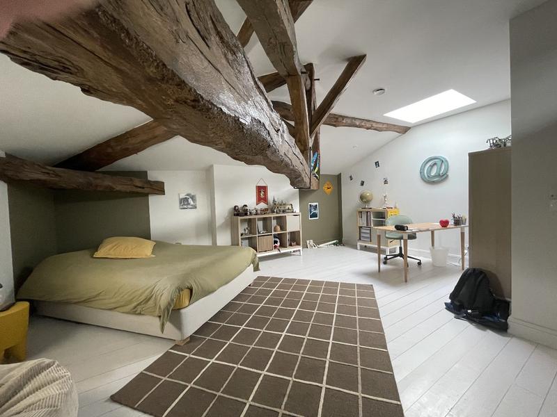 Maison - 390 m² - 11 pièces