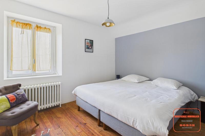 Maison - 204 m² - 6 pièces