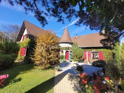 Maison de maîtres - 360 m² - 7 pièces