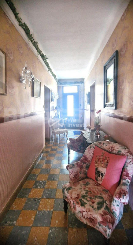 Maison - 220 m² - 7 pièces