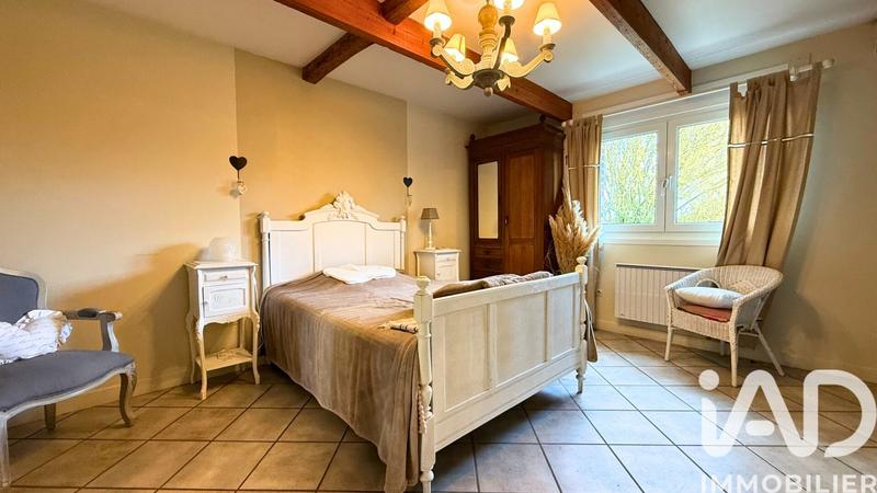 Maison - 196 m² - 9 pièces