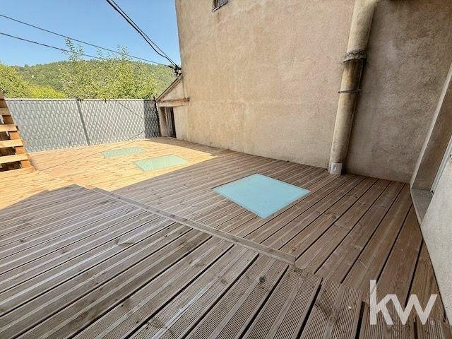 Appartement - 85 m² - 6 pièces