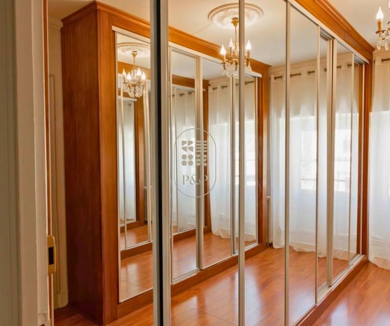 Maison - 408 m² - 7 pièces