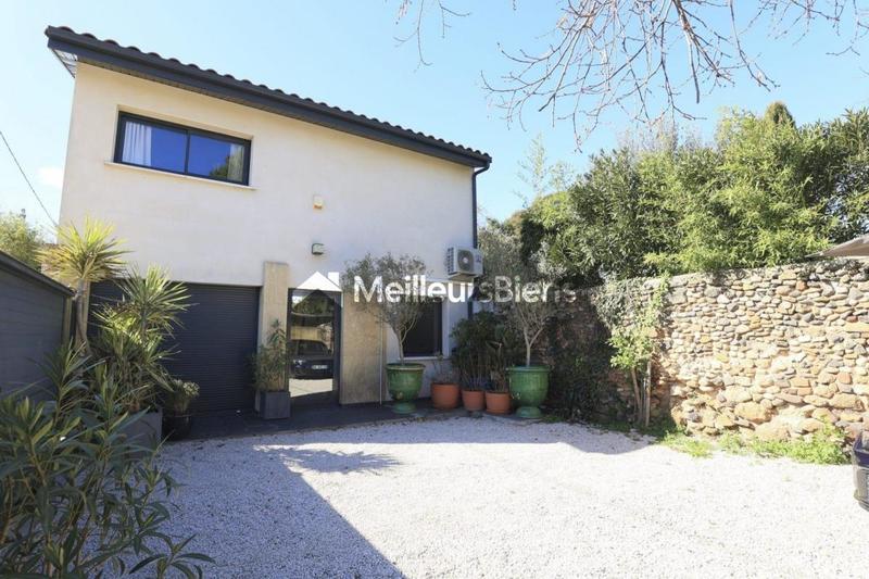 Propriété - 190 m² - 6 pièces