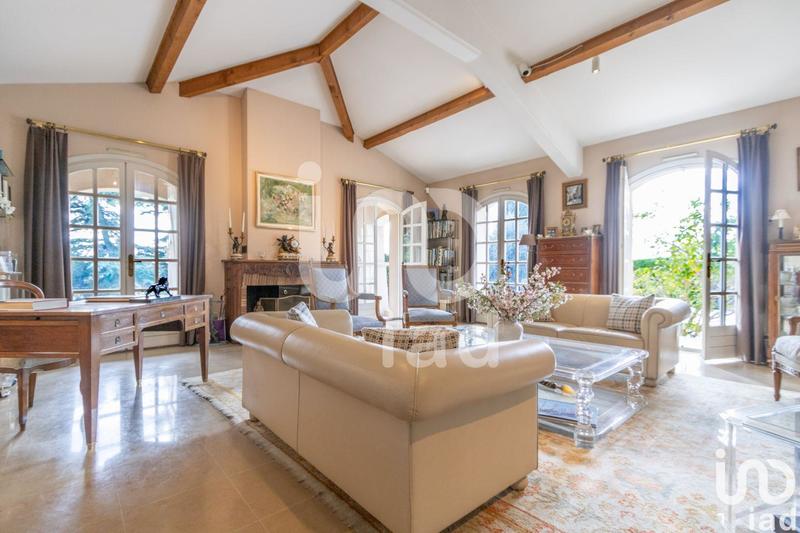 Maison - 284 m² - 6 pièces