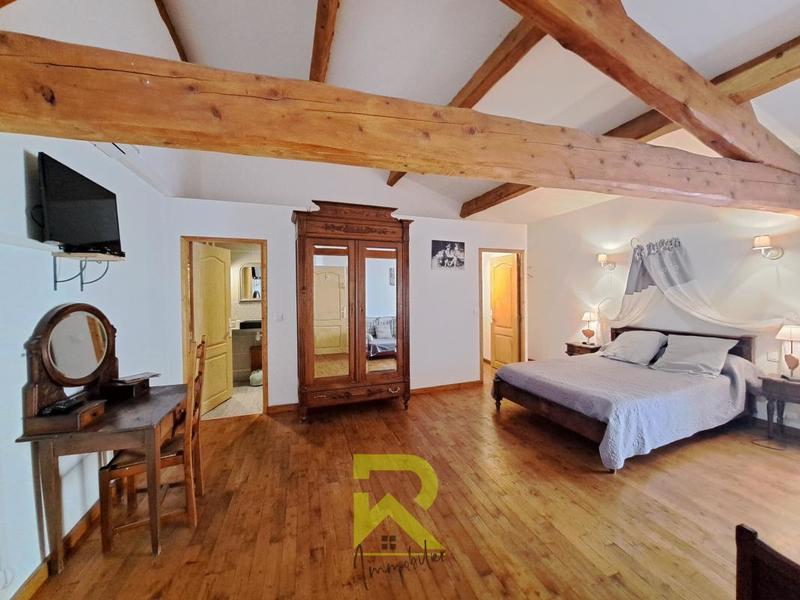 Maison - 380 m² - 14 pièces