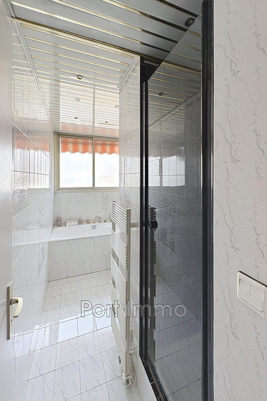 Appartement - 81 m² - 3 pièces