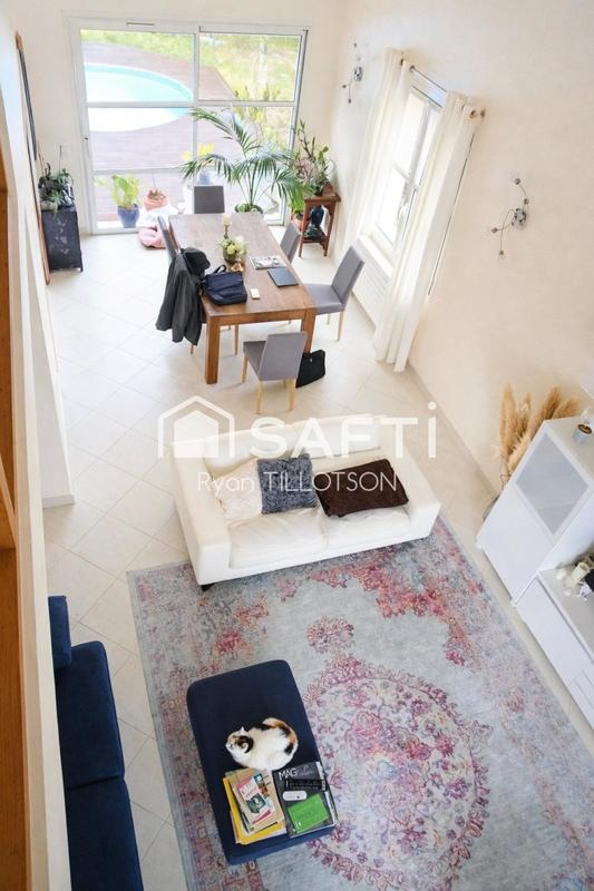 Maison - 158 m² - 5 pièces