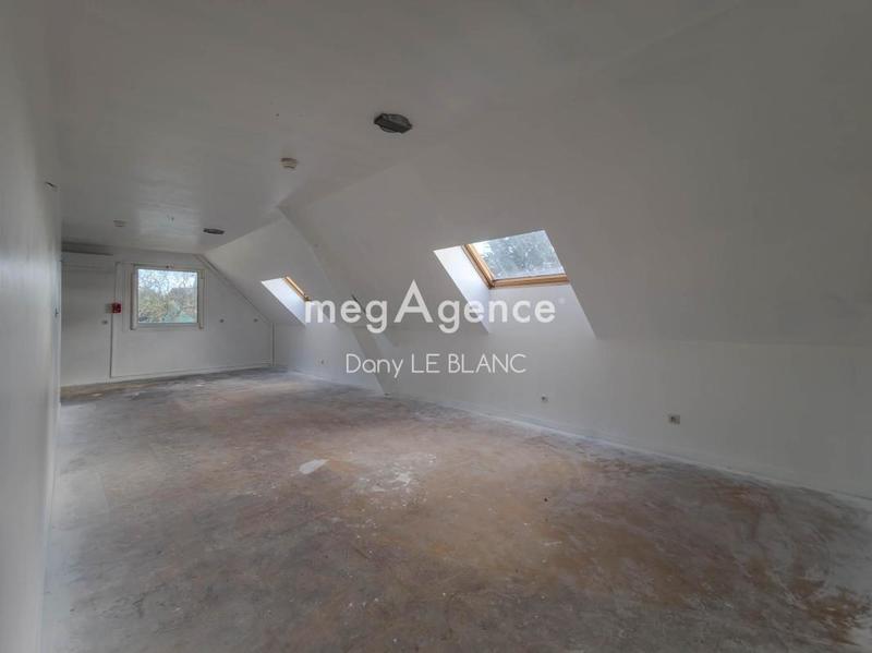 Local commercial - 200 m² - 6 pièces