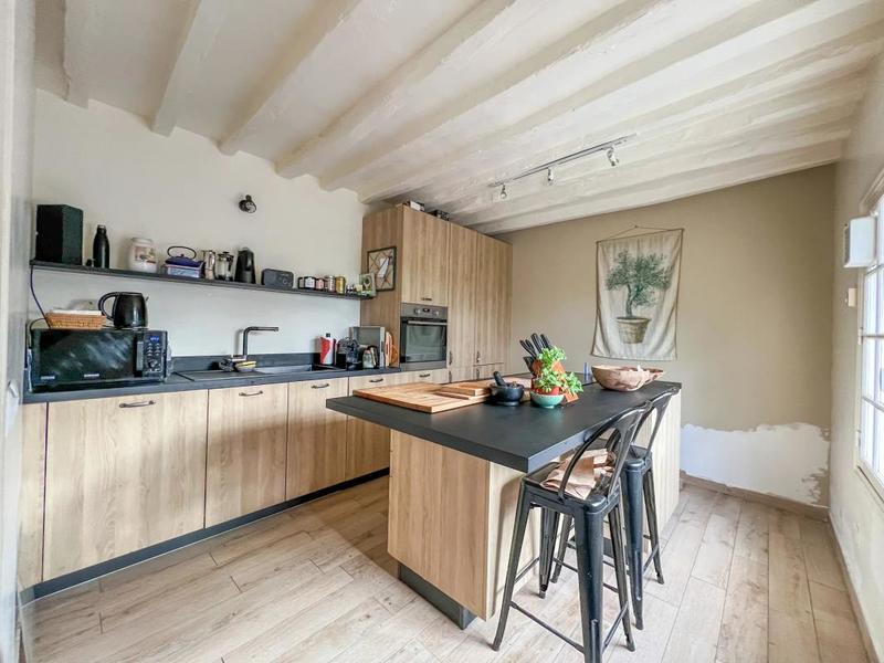 Maison - 260 m² - 8 pièces