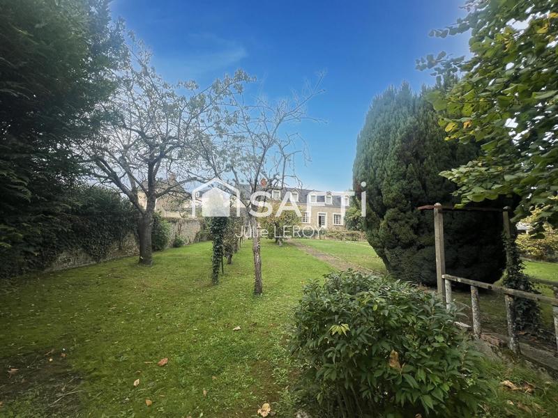 Maison - 151 m² - 8 pièces