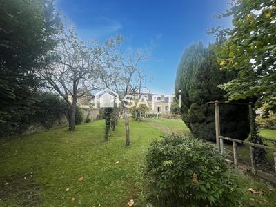 Maison - 151 m² - 8 pièces