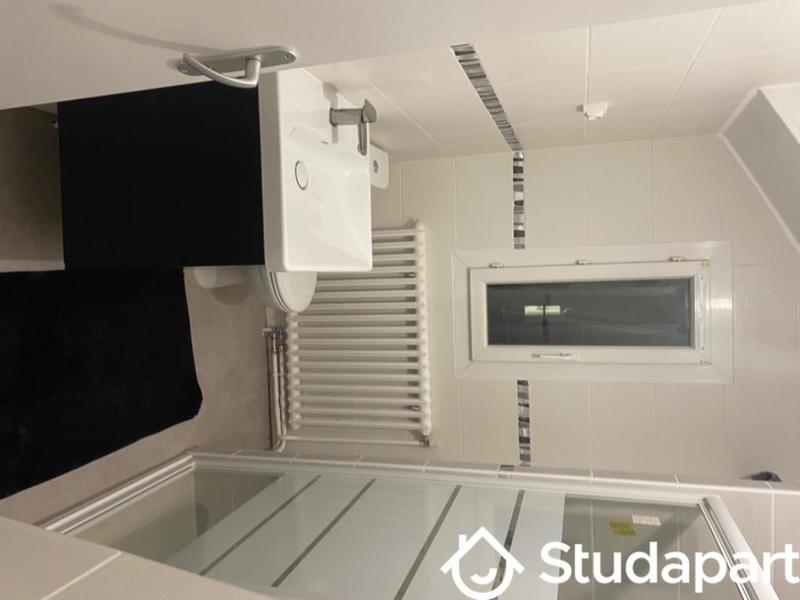 Chambre - 150 m² - 1 pièce