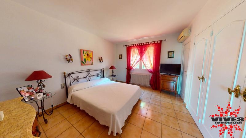 Maison - 220 m² - 5 pièces