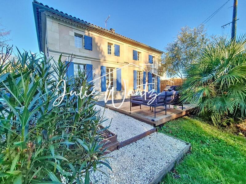 Maison - 201 m² - 7 pièces