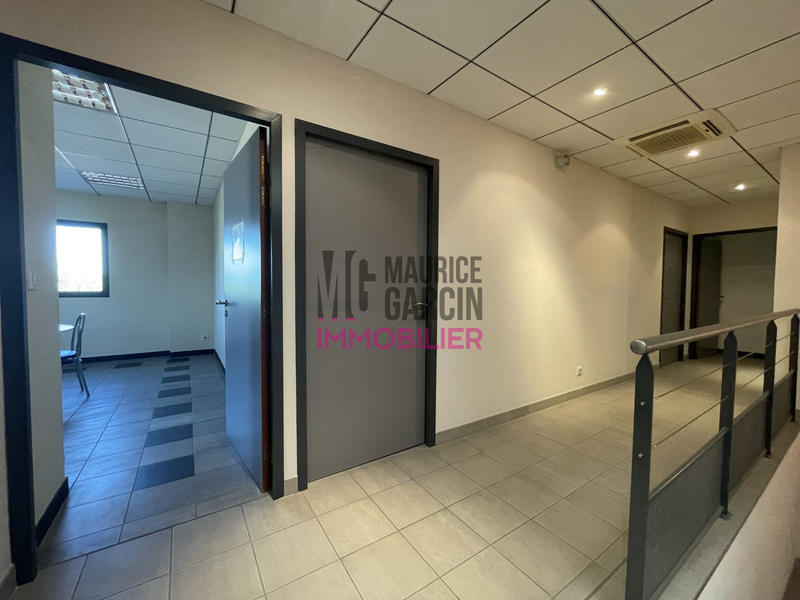 Local d'activités - 900 m²