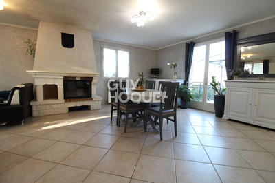 Maison - 127 m² - 6 pièces