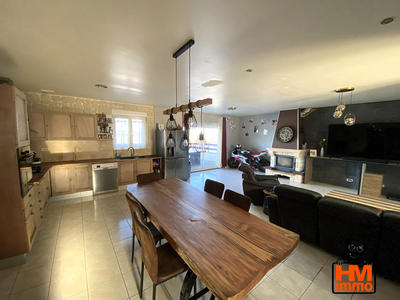 Maison - 240 m² - 7 pièces