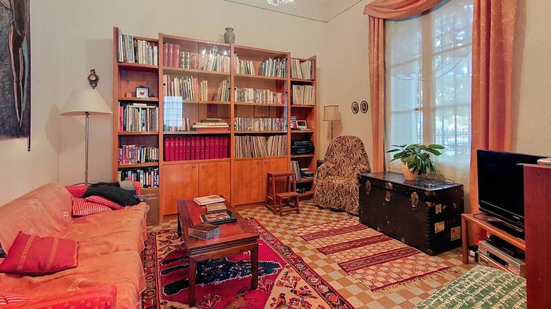 Demeure - 300 m² - 11 pièces