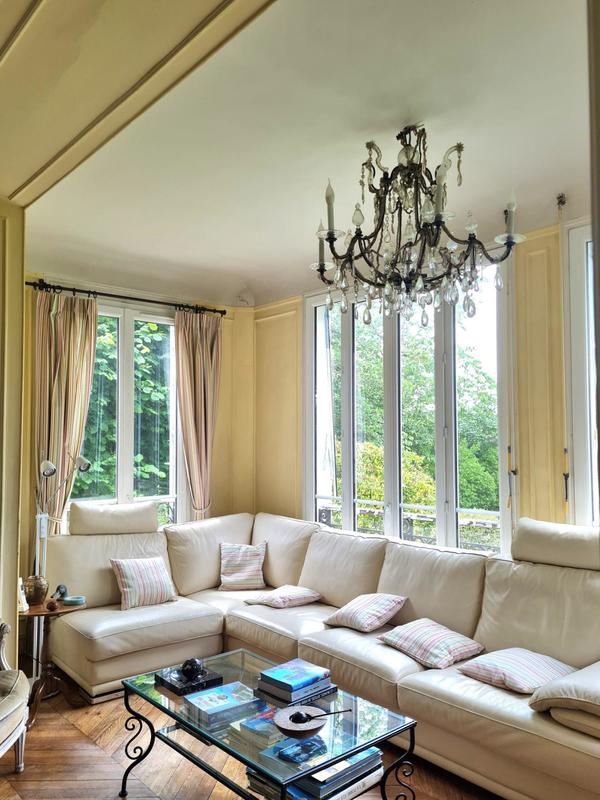 Maison - 283 m² - 11 pièces