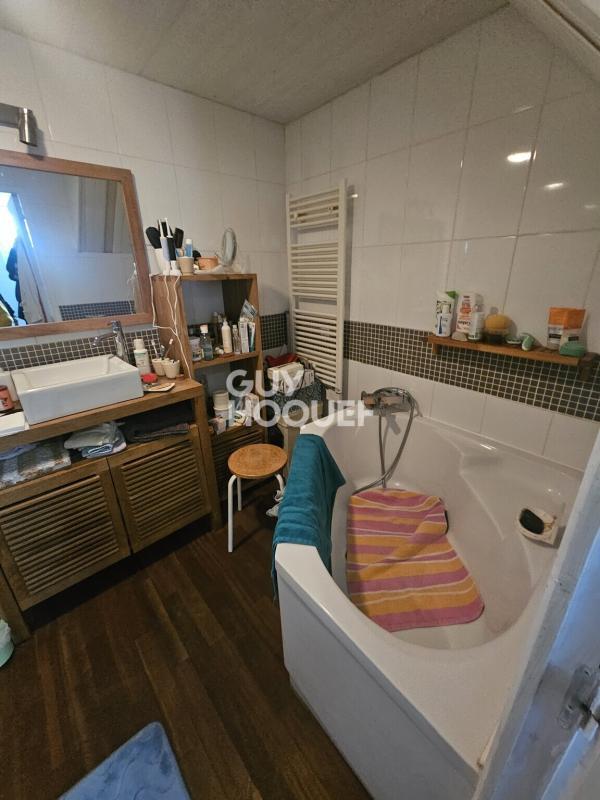 Maison - 240 m² - 7 pièces