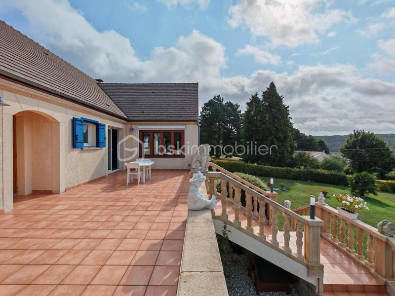 Maison - 269 m² - 8 pièces