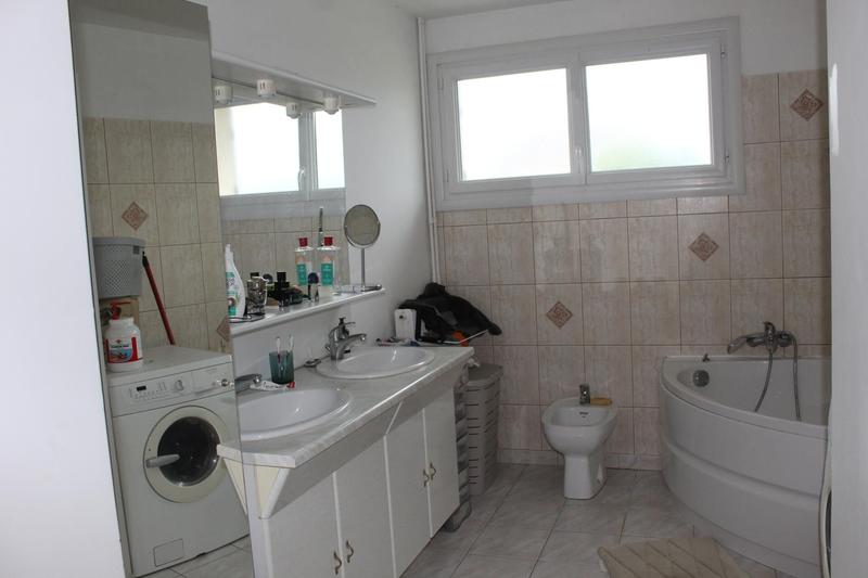 Maison - 188 m² - 9 pièces