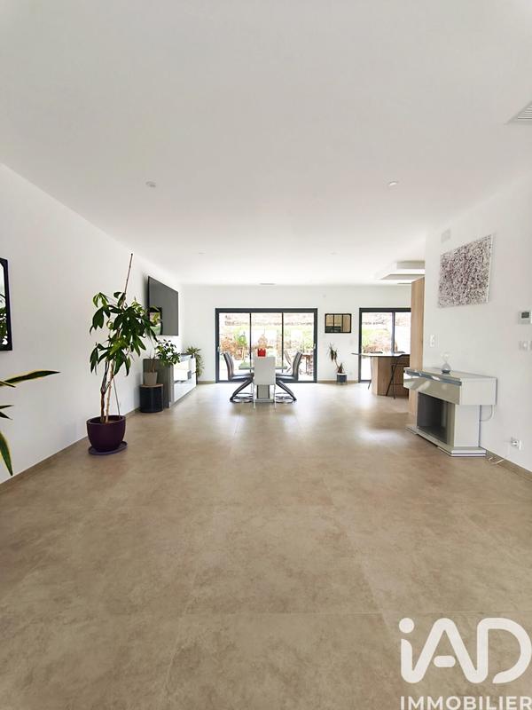 Maison - 217 m² - 5 pièces