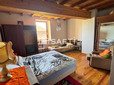 Maison - 93 m² - 4 pièces