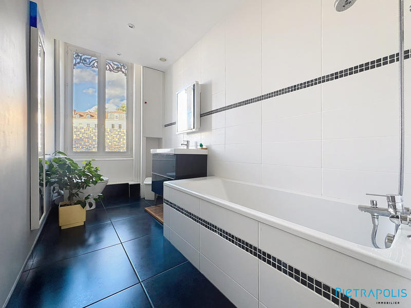 Appartement - 161 m² - 5 pièces