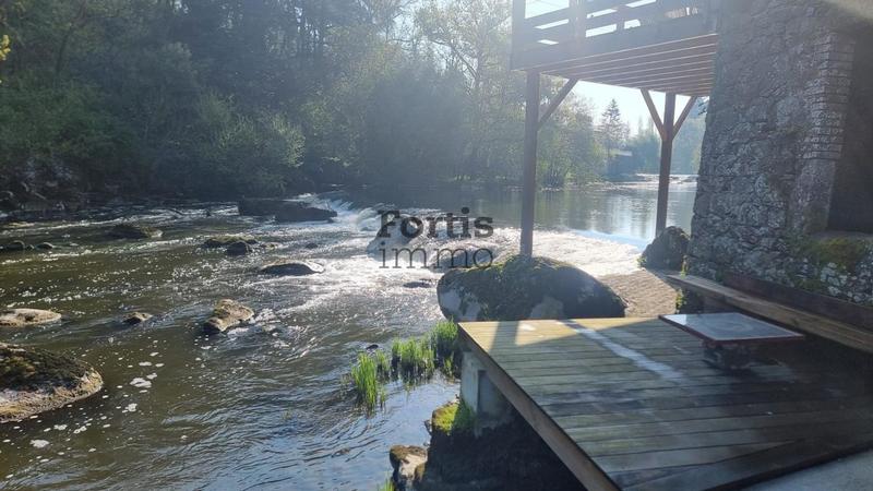 Moulin - 235 m² - 8 pièces