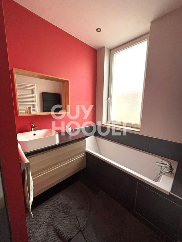 Maison - 204 m² - 6 pièces