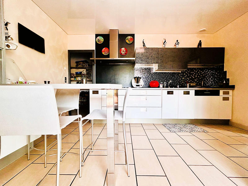 Villa - 195 m² - 8 pièces