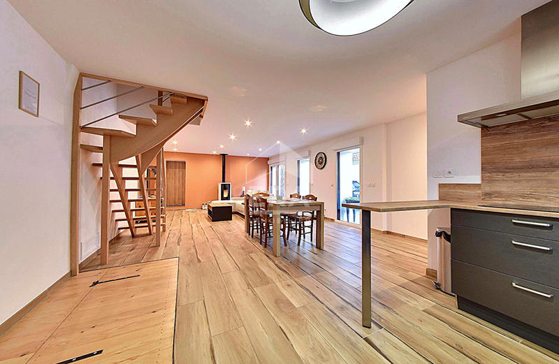 Maison - 103 m² - 4 pièces